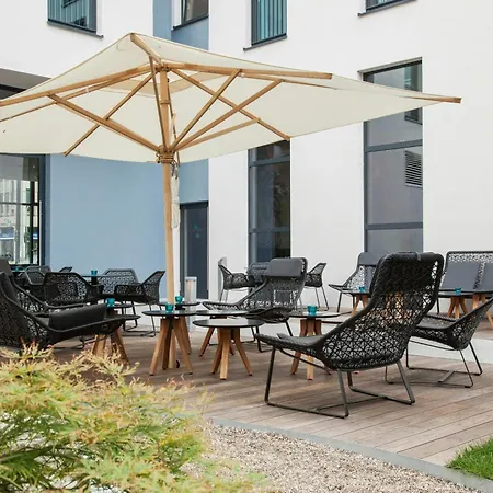 Hotel One Hauptbahnhof 3*