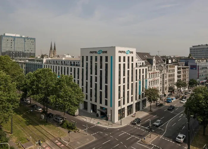 One Hauptbahnhof Szálloda 3*