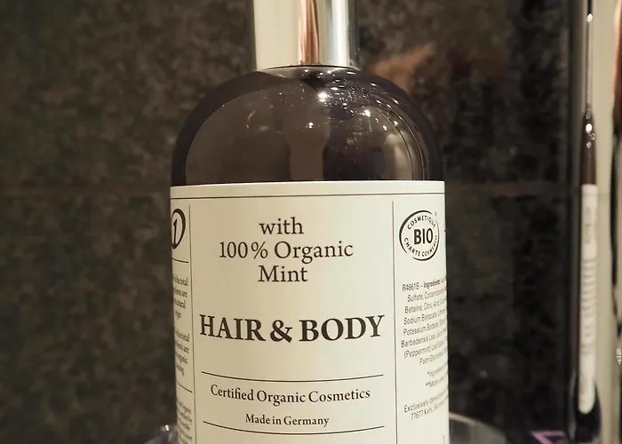 One Hauptbahnhof Szálloda 3*