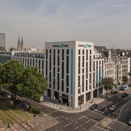 One Hauptbahnhof Hotel