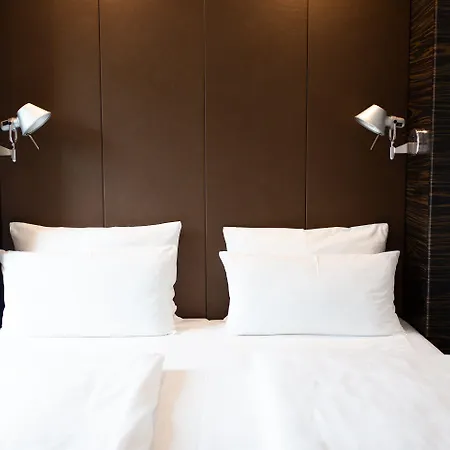 Hotel One Duesseldorf-hauptbahnhof 3*