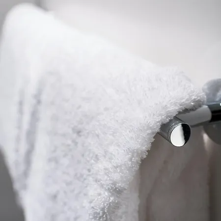 Hotel One Hauptbahnhof 3*