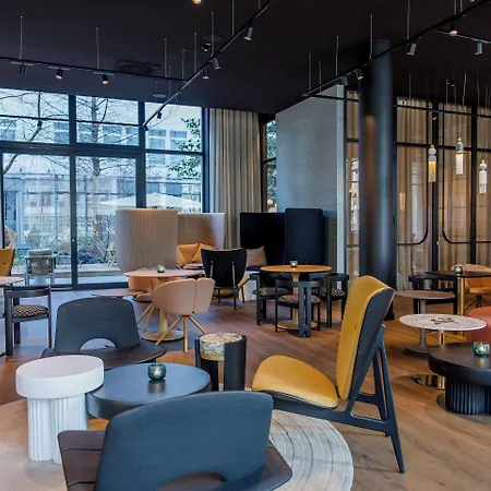 One Hauptbahnhof Hotel