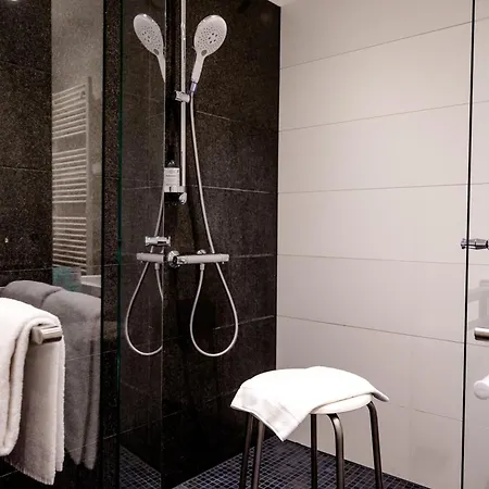 One Hauptbahnhof Hotel 3*