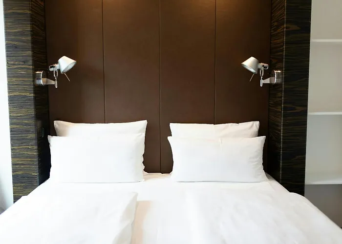 One Hauptbahnhof Hotel